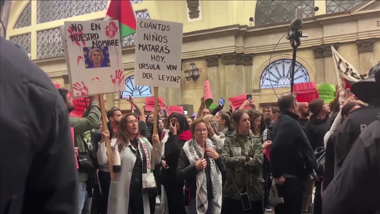 Pro-Gaza ralliers try to storm Barcelona train station