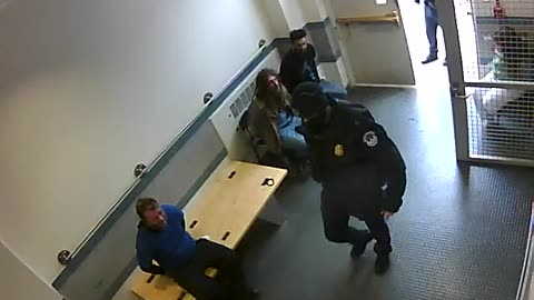 1657HQOB02PrisonerProcessingLobby_2021-01-06_14h00min00s623ms.mp4