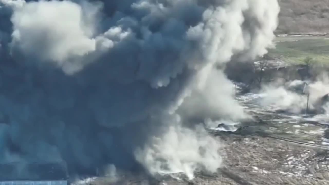 Russian Air Force Dropping Bombs Onto Russian Territory