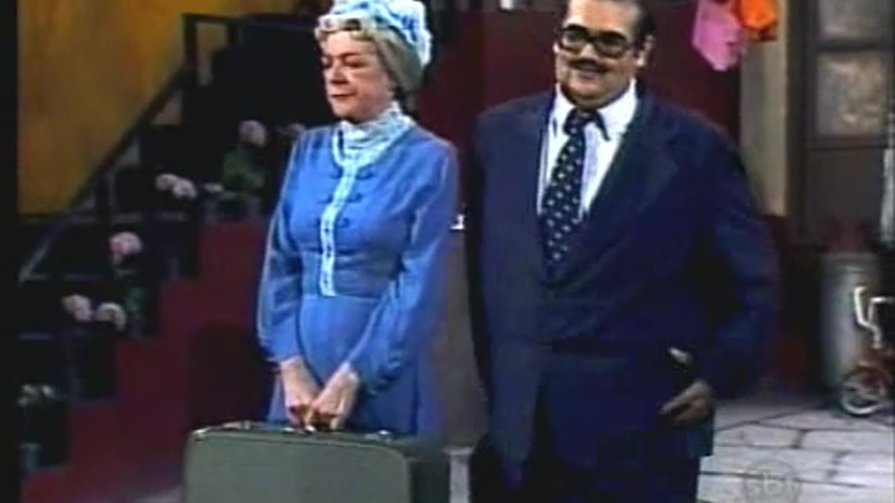 CHAVES - Natal na Casa do Senhor Barriga - Parte 1