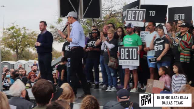 Beto O'Rourke Panders in South Dallas