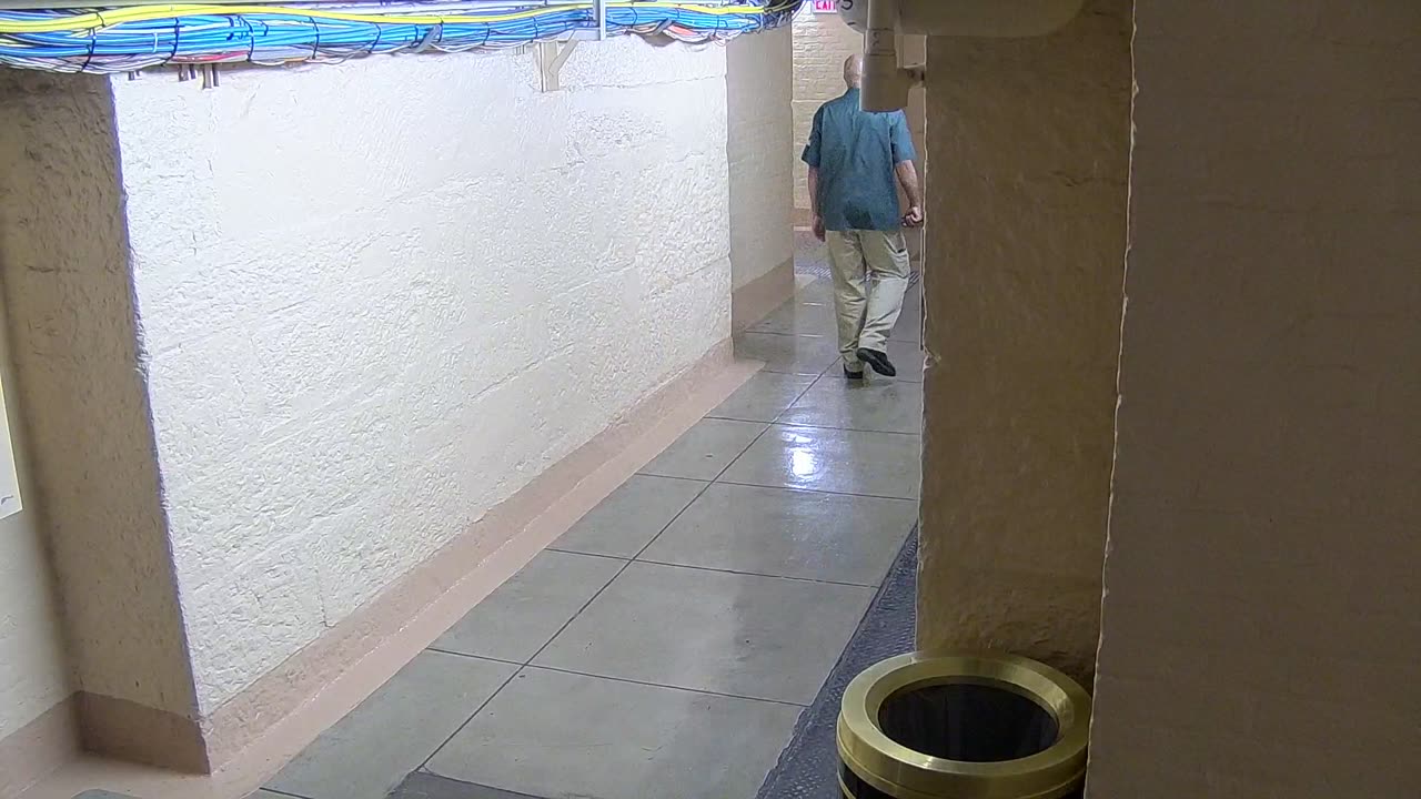 0013USCSBASB10Hallway_2021-01-05_22h40min03s433ms.mp4