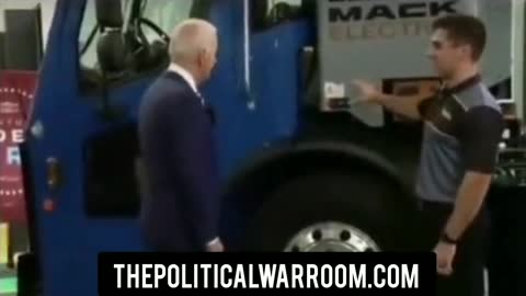 🤣🤣 OMG!! THIS FACTORY WORKER BLAST JOE BIDEN 🤣🤣