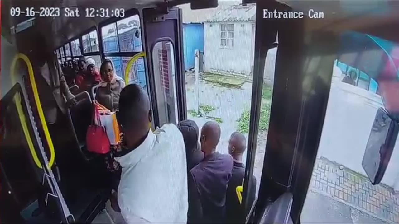 Suspects sought after robbing a bus full of passengers in Gugulethu