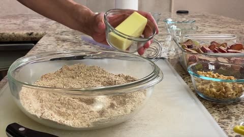 How To Make Rhubarb Crisp _ Delicious And Healthy _ Rockin Robin Cooks