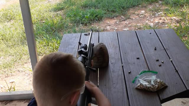 8yr old HITS target at 25 feet