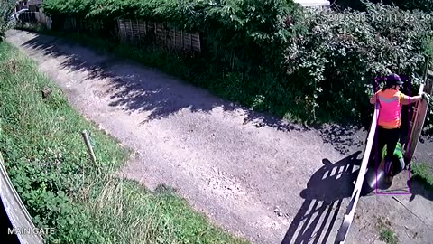 How Not Go Through a Gate on Horseback