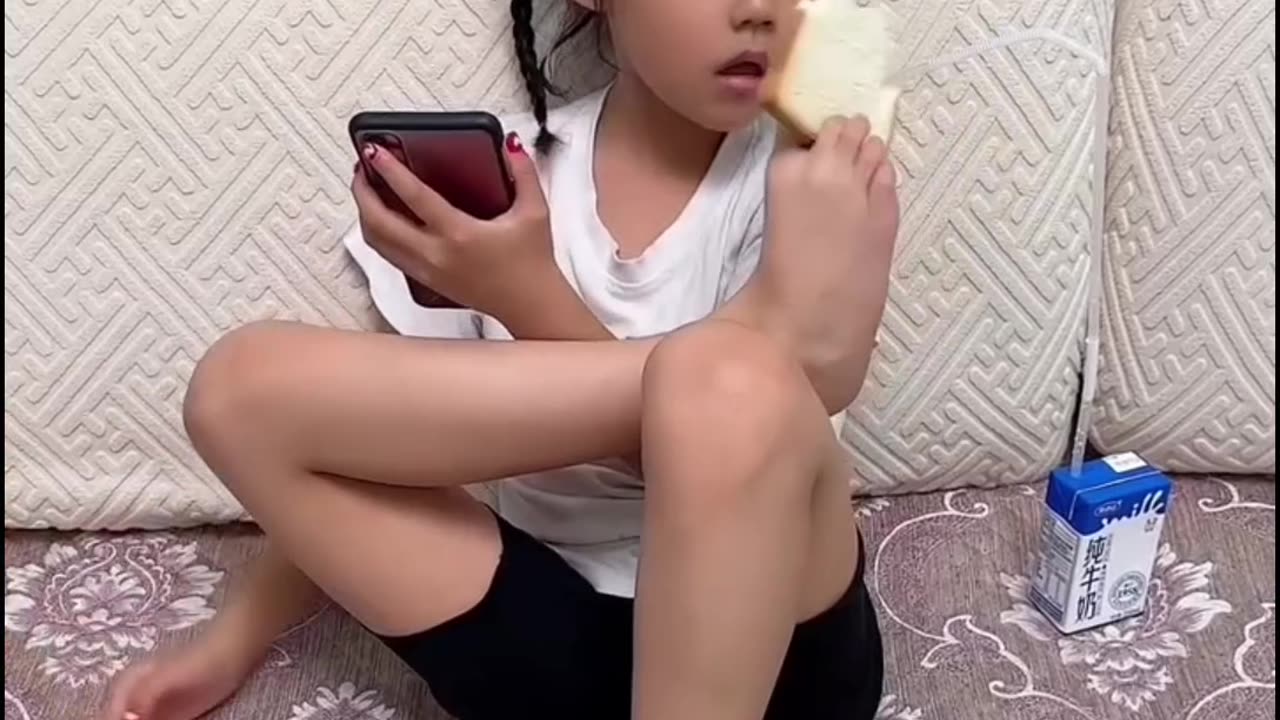 Laugh@home