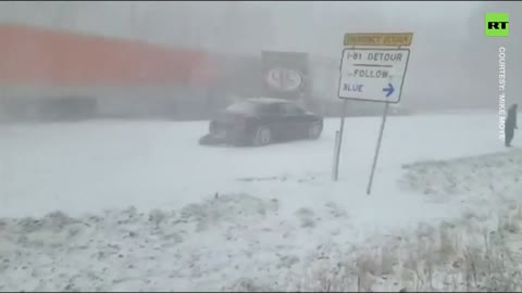 enorme tamponamento in autostrada della Pennsylvania durante una tormenta di neve almeno 3 persone uccise e più di una dozzina ferite