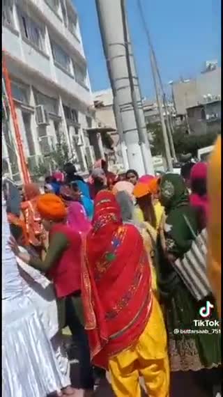 ΣΤΟ ΜΕΤΑΞΥ ΣΤΗΝ ΕΛΛΑΔΑ.