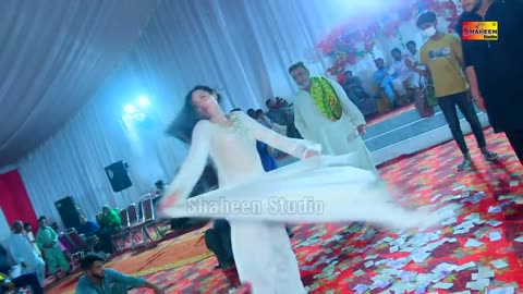 Ap V Badnam Hoyain Manu V Badnam Kitai_Preeti Chaudhary_New Dance Performance (720p50)