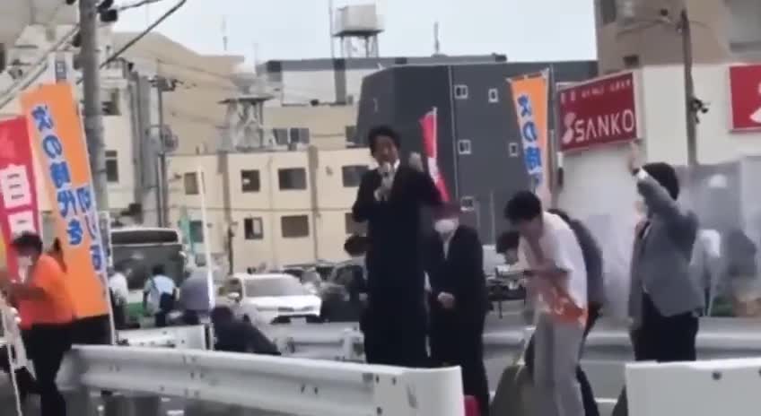 Giây Phút Ông Shinzo Abe bị Bắn