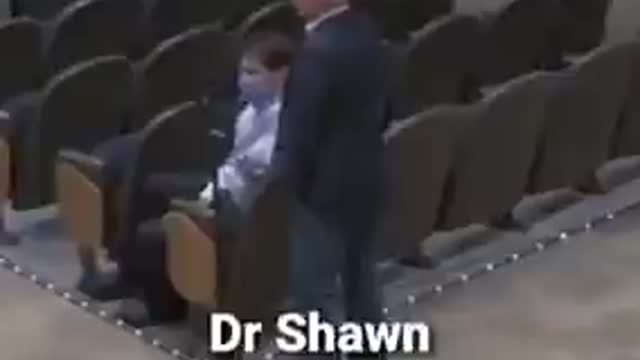 Dr. Shawn Brooks explique pourquoi les vaccinés covid vont mourir dans les 5 prochaines années !