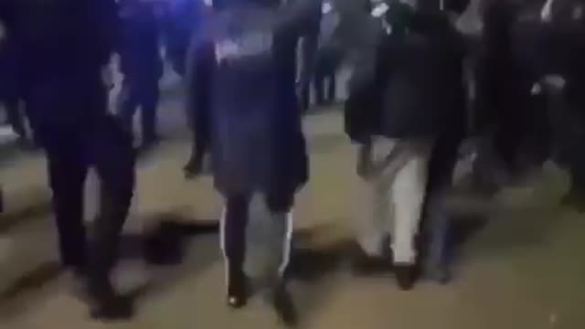 Gangs of Muslims from Birmingham arriving in Leicester England to attack Hindus.