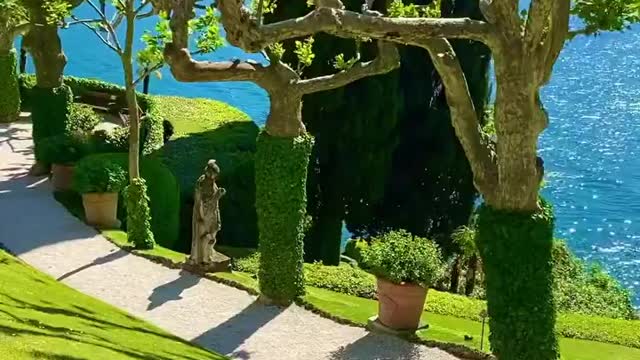 In the beloved garden og Villa del Balbianello on the shores of Lake Como🇮🇹