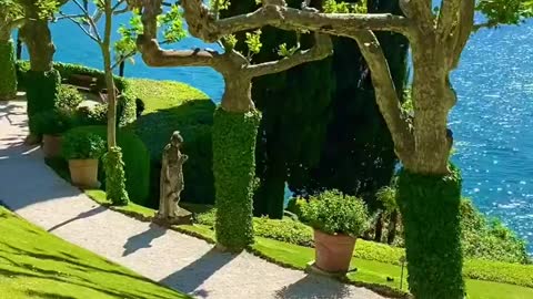 In the beloved garden og Villa del Balbianello on the shores of Lake Como🇮🇹