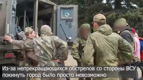 Uprchlíci z Izjumu odcházejí do Ruska