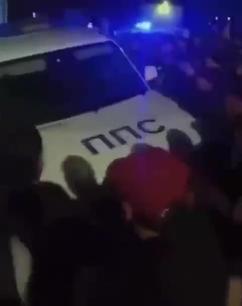 Unable to find jews, the mob is now attacking the local police