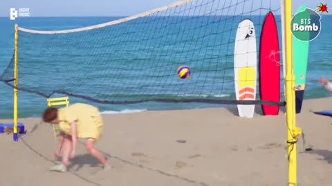 [BANGTAN BOMB] Playing Beach Volleyball - BTS (방탄소년단)