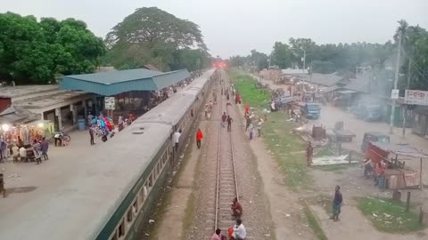 বাংলাদেশ রেলপথ দেখুন।