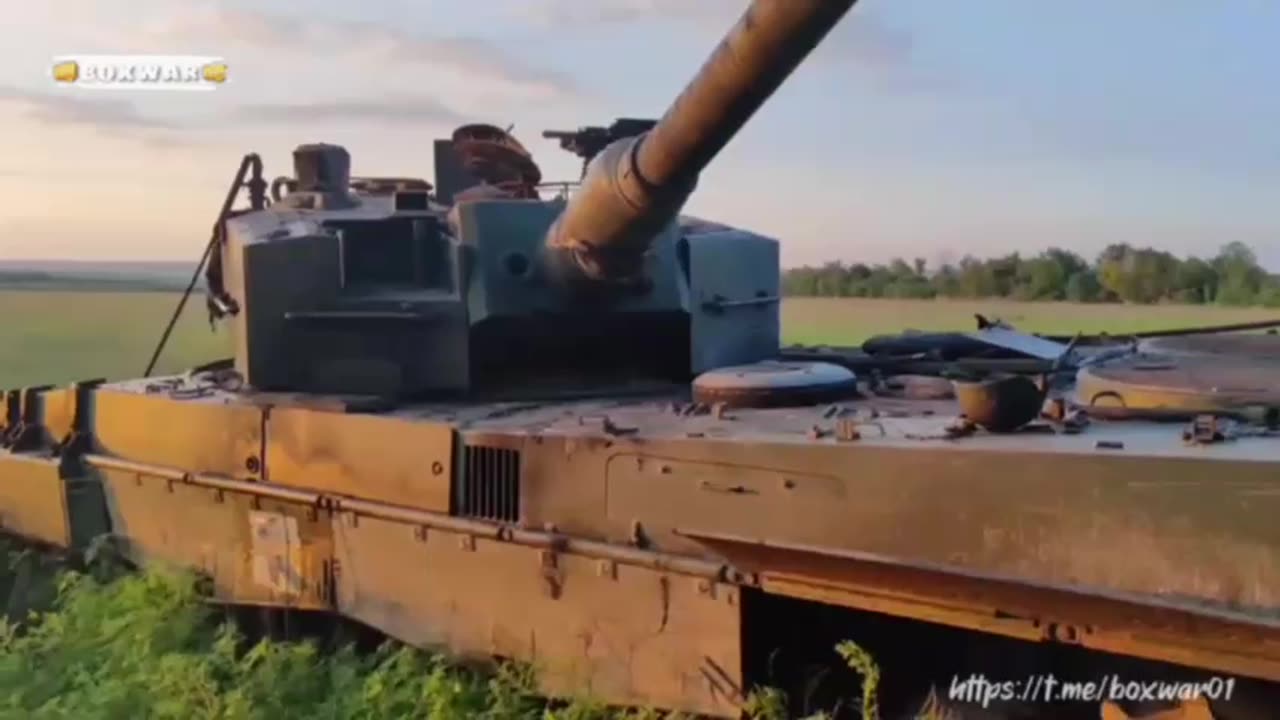 ‼️🇩🇪💥Destroyed German Leopard 2A4 APU in the fields near Rabotino.