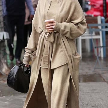 Hailey Bieber’s Overcoat Outfits