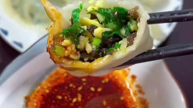 How to wrap vegetarian dumplings