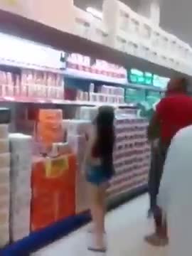 The girl did not expect such a thing))Такого девушка не ожugaла))