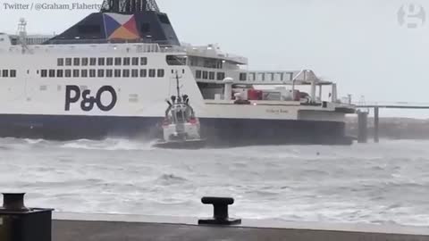 Ferry runs aground in Calais harbour