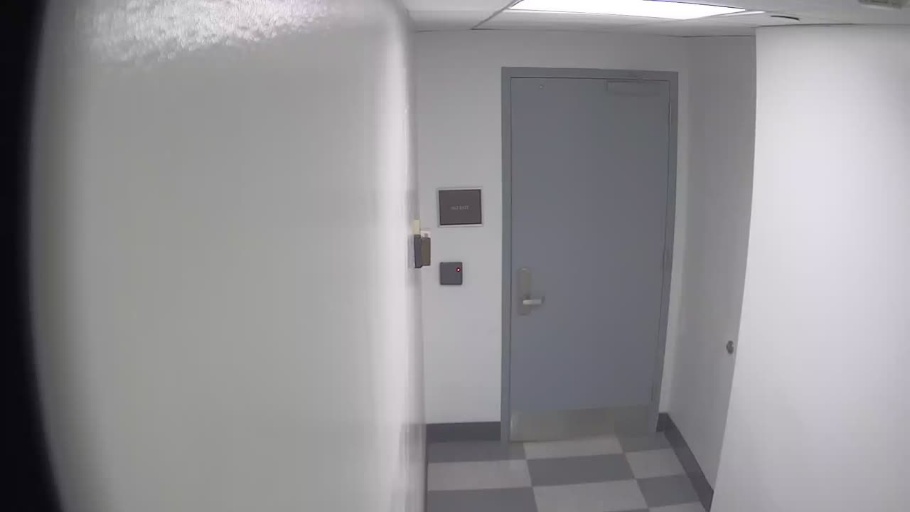 6141RHOBG1G101DStairwayLobbyEntry_2021-01-06_02h40min02s127ms.mp4