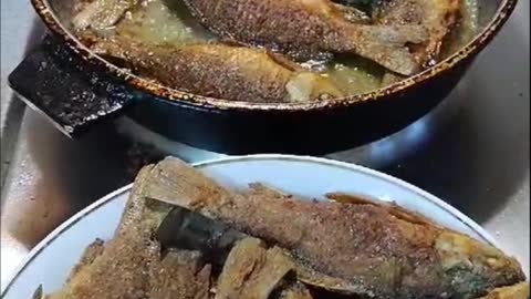 Fried crucian carp