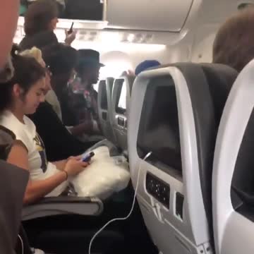 Cam Newton tries to negotiate seat exchange on flight