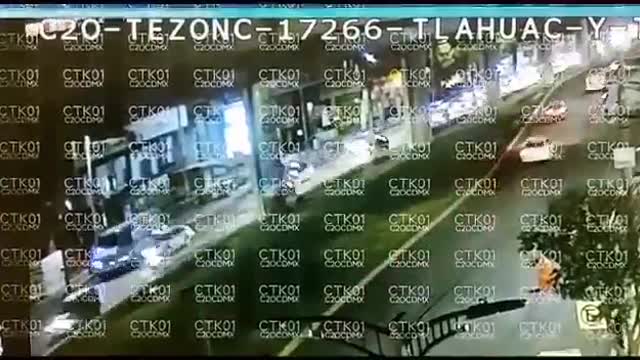 Momento exacto de caída del metro en México (26 muertos) / Exact moment of falling subway in Mexico