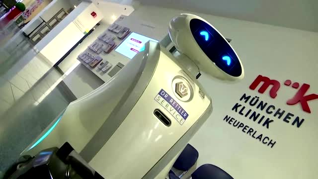 Meet the hospital-cleaning singing robot