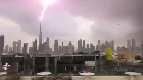 Epic thunderstorm in Dubai