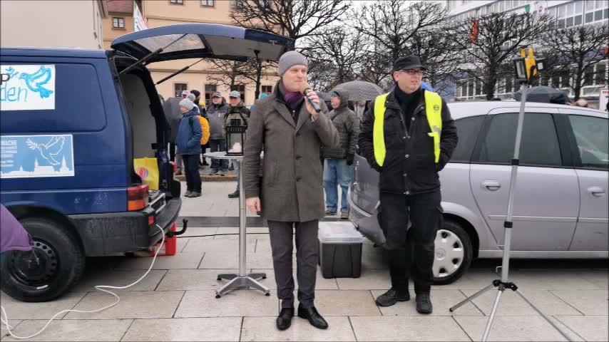 61. MAHNWACHE, BAUTZEN, 04 04 2022 - Eröffnung, Andaсht KATRIN, Landratskandidat Frank Pesсhel