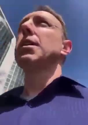 Doctor Escorted Out of Hospital for Not Getting the Vax