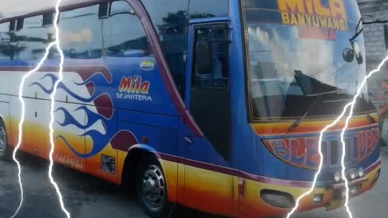 Bus Indonesia get wet in the rain
