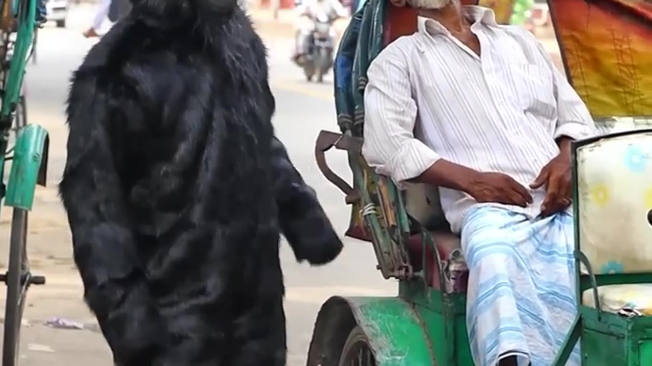 Gorels se mila rikshaw Wala