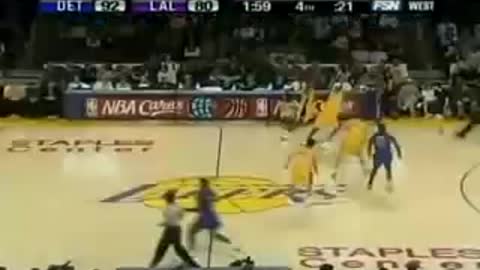 ipod nano Kobe Bryant AMAZING Spinning Fade Away Jump Shot vs Pistons