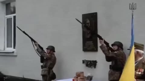 I tifosi del battaglione ucronazista Azov ringraziano