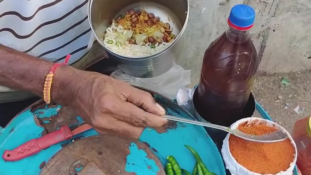 ||Famous Jhal Muri|| West Bengal||on road side in kolkata