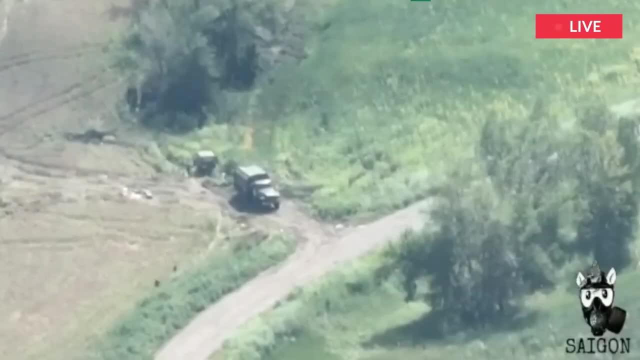 Ukrainian Drones Destroy Russian military truck and its crew.