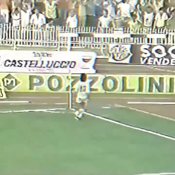 Maradona Rovesciata da Terra