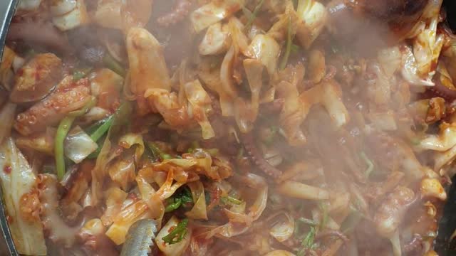 Stir-fried octopus that looks delicious