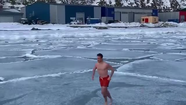 Aurora Borealis Observatory - Morning swim on Svalbard (Norway) 😍 Facebook