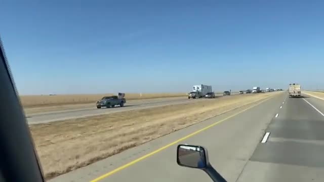 U.S convoy for freedom is now over 10 miles long!