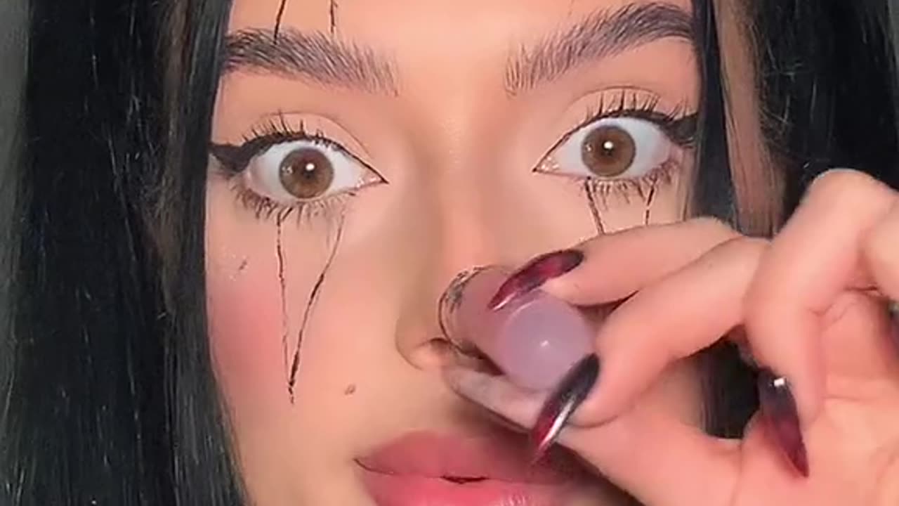 Clown makeup hack#halloweenmakeup #clownmakeup id @lenkalul.mp4