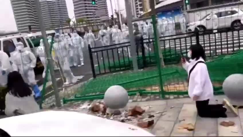 Povo chinês trançados e com fome