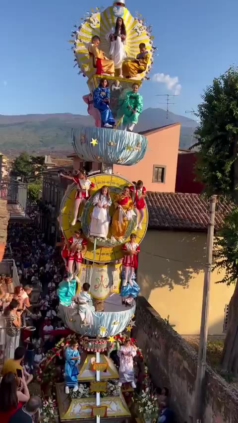 15-Meter Structure Depicts Mary’s Ascension